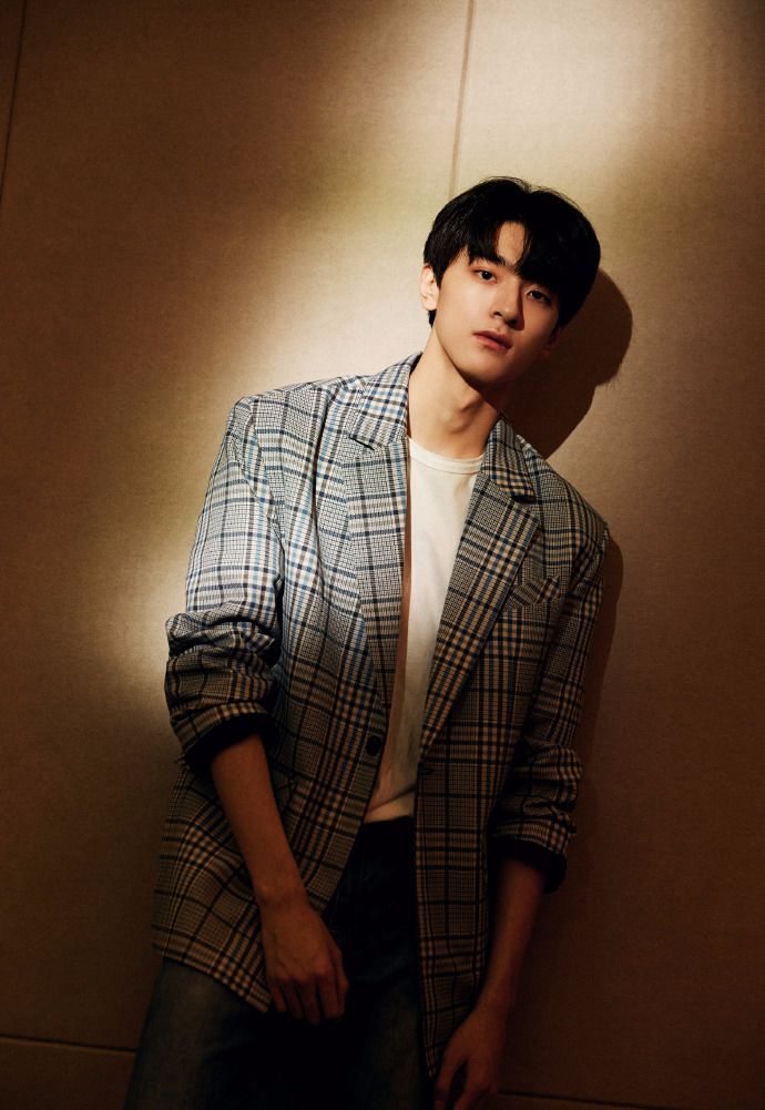 林一匡威同款,林一西装匡威