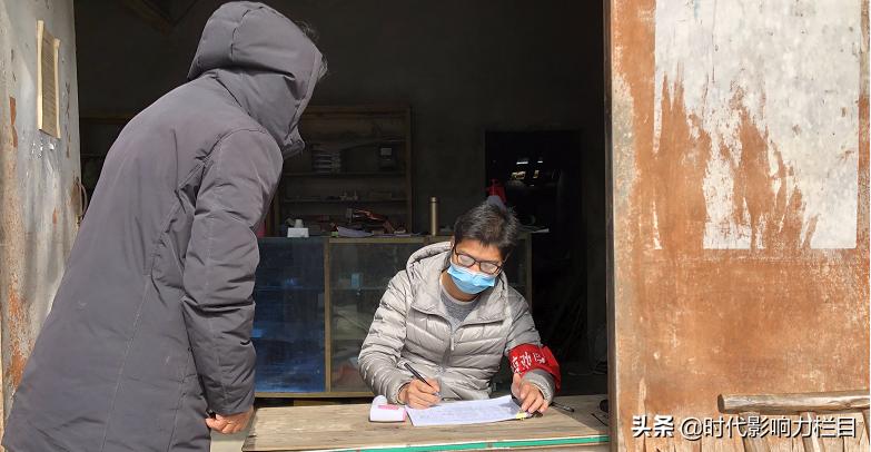 抗击疫情警察父子兵,硬核家庭祖孙三代抗疫齐上阵