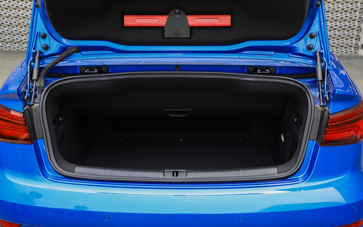 双门四座的顶级豪车,两百万舒适度最好的四座敞篷车