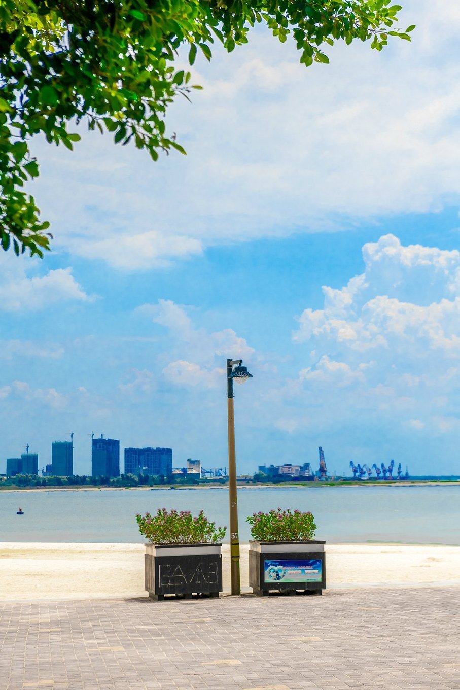 何必去国外！广东此海岛四季如春，风景堪比马尔代夫，人少物价低