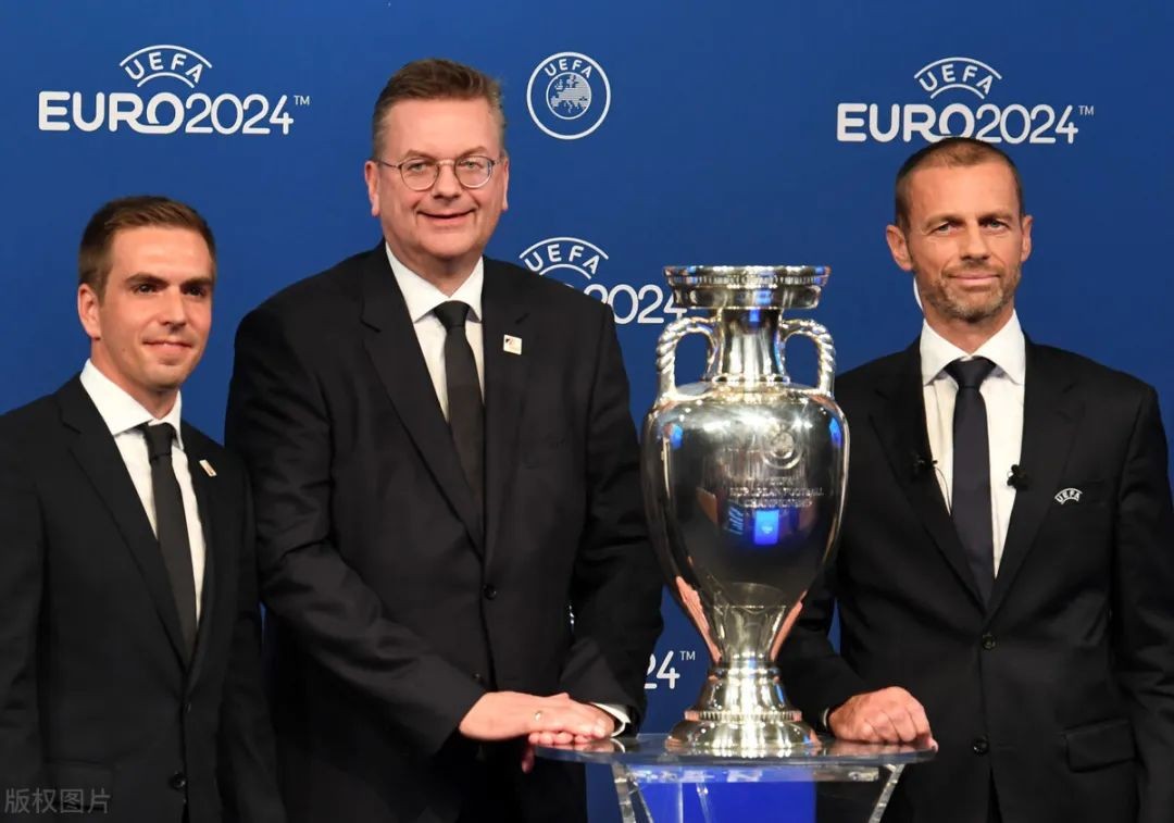 欧足联主席自己打自己脸，扬言再也不会多国同时举办欧洲杯