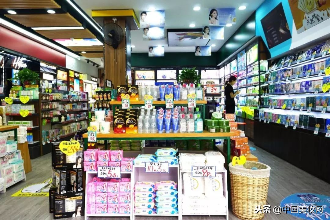 从这里，我看到了美妆CS渠道的“双面孔”
