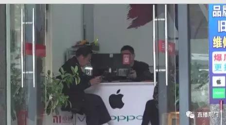 一女子苹果手机售后维权,一女子苹果售后维权