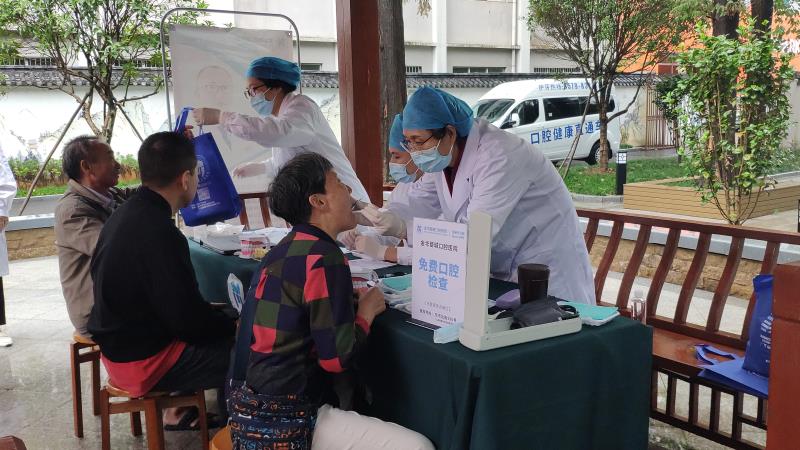 送健康进基层为民服务暖人心,送爱心送温暖到千家万户