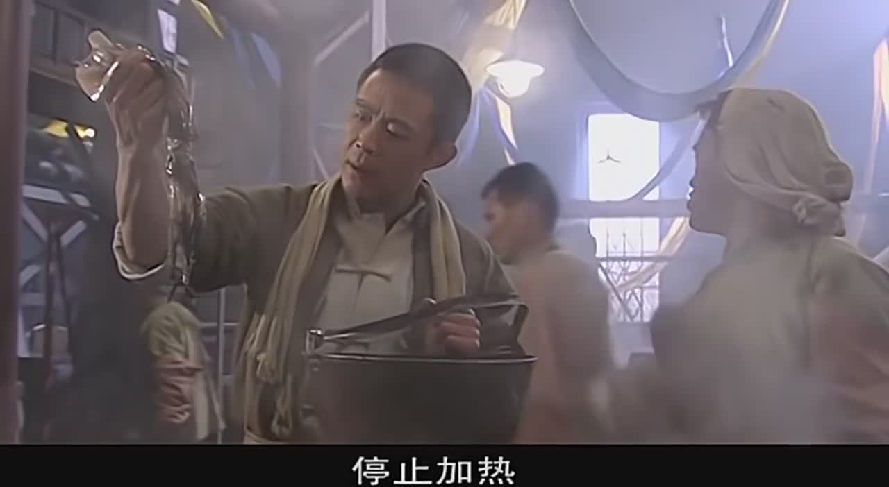 富母领大学儿子看《大染坊》说：看懂了给钱创业，看不懂去打工