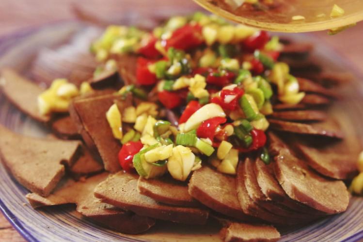 气血亏虚白发多吃什么药好,气血虚引起白发吃什么食物好