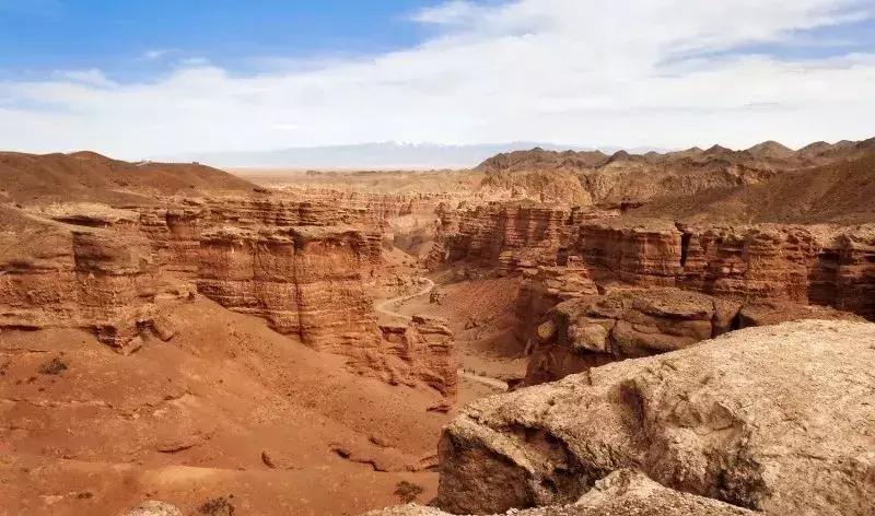 赚到了！坐火车就能出国，票价仅需200＋坐上能吹一辈子