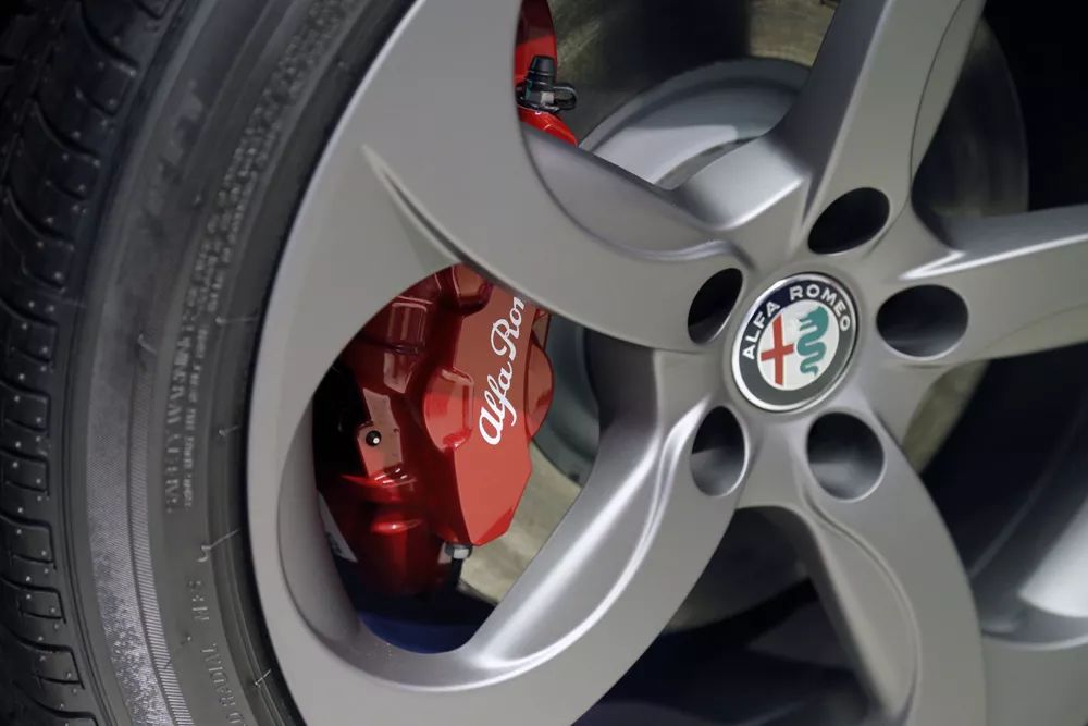 旧式刹车,汽车线控刹车好还是真空泵刹车好