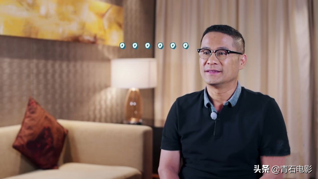 徐锦江与梁家辉去青岛综艺节目,徐锦江梁家辉综艺比拼演技