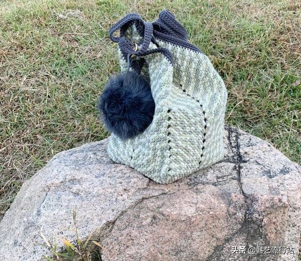 手工钩针编织手提包成品,钩针编织时尚又漂亮的女生手提包