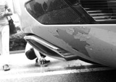 钢琴烤漆保险杠会掉色吗,汽车前保险杠钢琴烤漆划痕修复