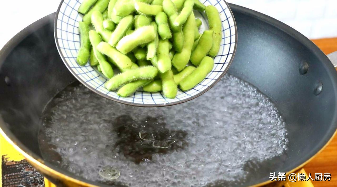 煮带壳的毛豆怎么不会发黄,怎样才能煮出翠绿的毛豆