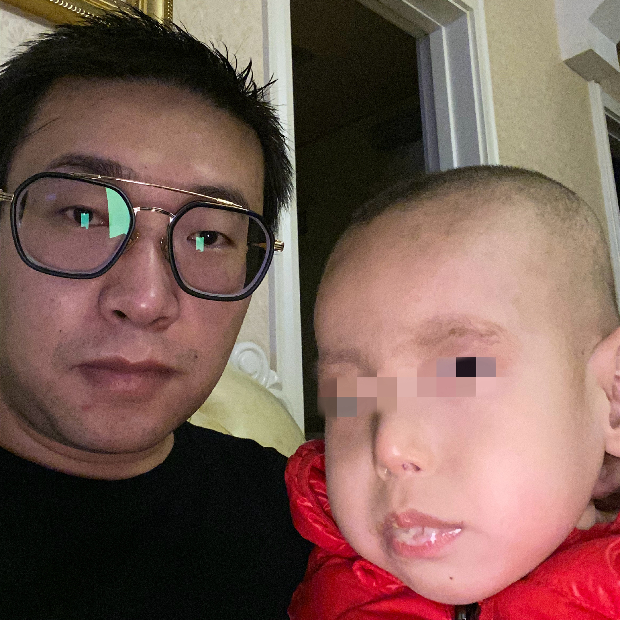 罕见病父亲自研药救孩子,孩子罕见病父亲为其制作药物