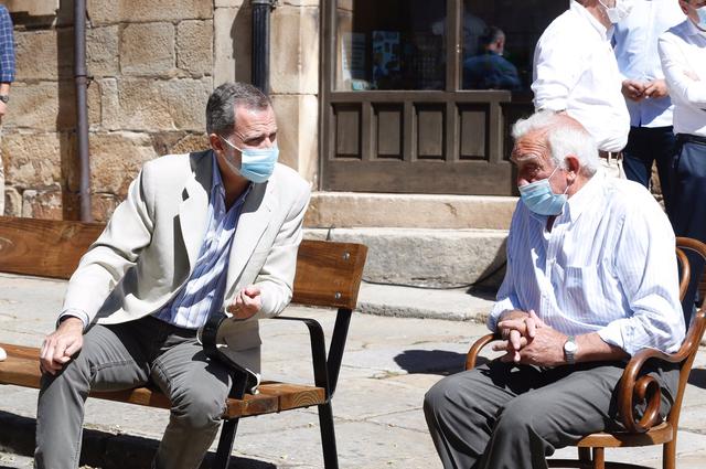 莱蒂齐亚最新着装,莱蒂齐亚穿旧衣服