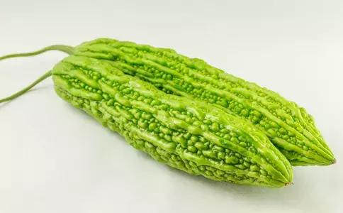 嘴巴淌口水导致嘴角溃疡怎办,嘴角溃疡长水泡怎么办