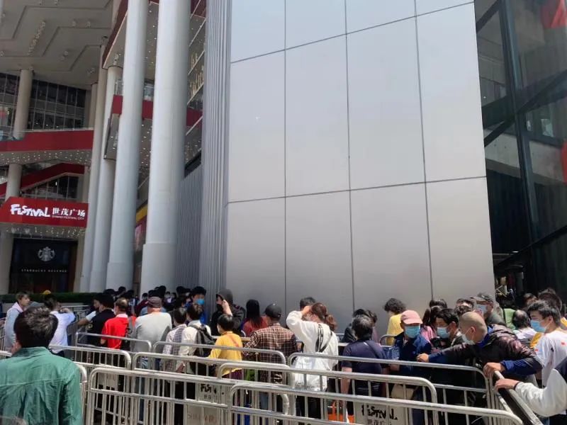 奥莱年终大促nikeadidas全场1折起,奥莱和adidas