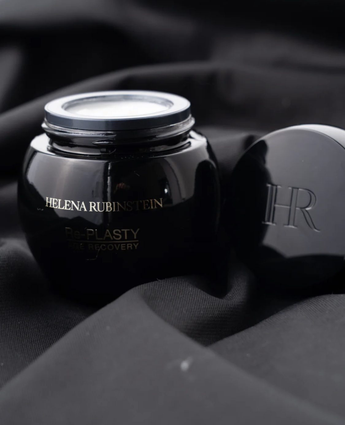 海蓝之谜面霜跟黑绷带哪个比较好,海蓝之谜面霜和黑绷带哪个好用