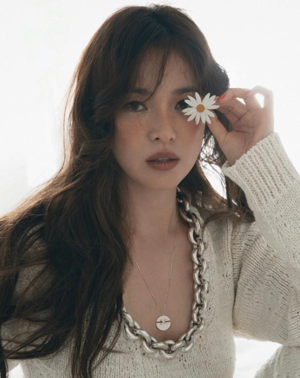 女士头发又细又黄油腻,又黄又软的头发