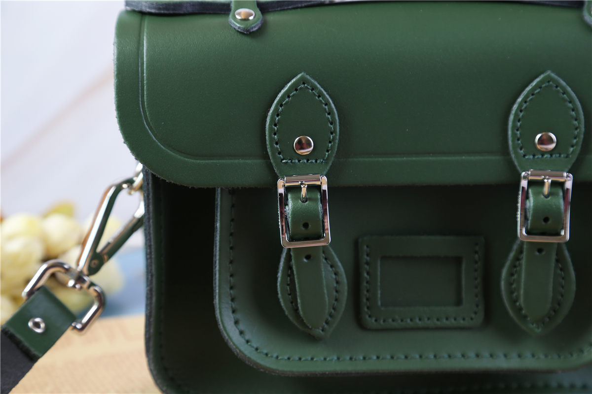 复古绿剑桥包如何搭配,英伦风剑桥包推荐