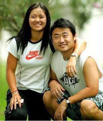 儿女双全的李娜和姜山,姜山回应李娜视频