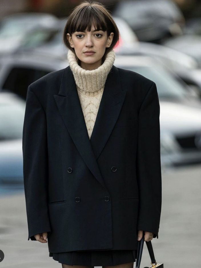 孙艺珍郑丽媛同步营业该看谁？小孩才做选择她们的西装我都要