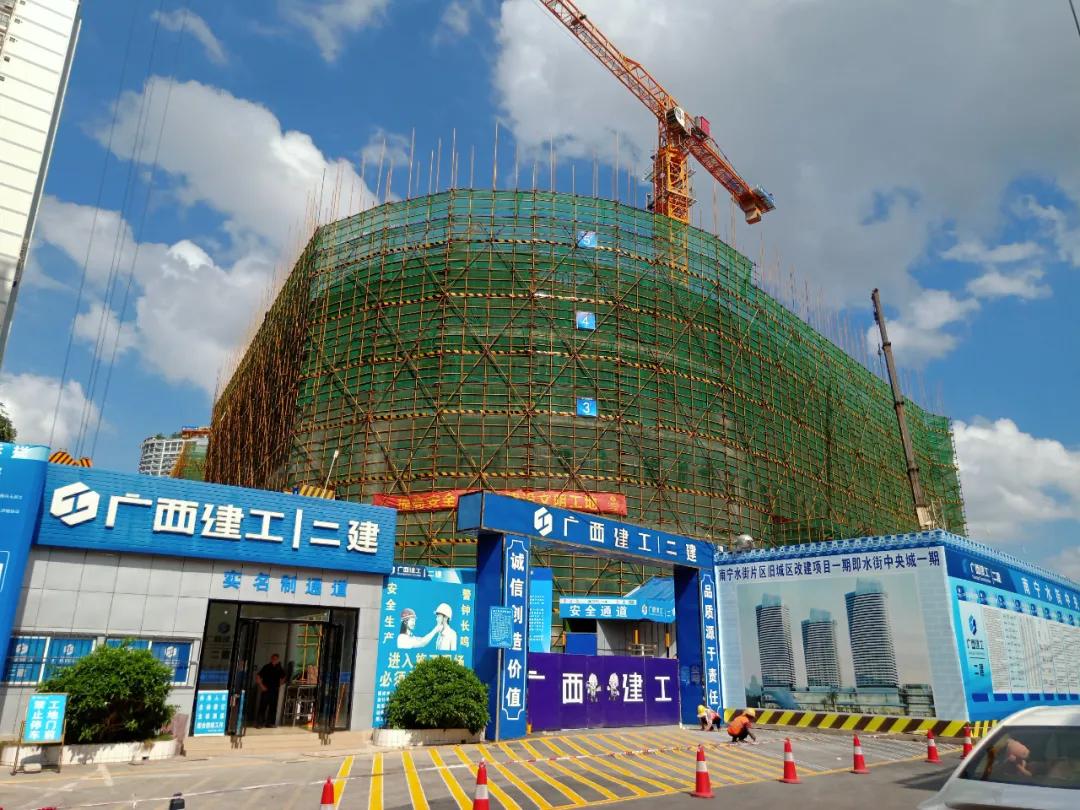 8年，号称花了10个亿才亮相，市中心的这个盘玩的是哪一出？