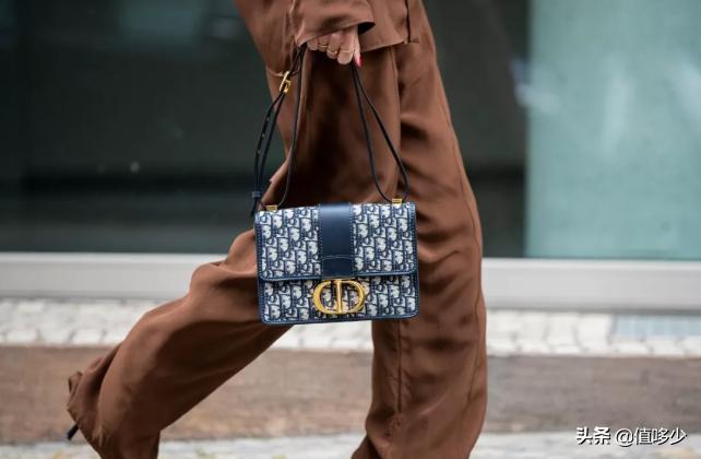 同样的预算买奥迪a3还是q3,同样30万买奥迪还是买大众