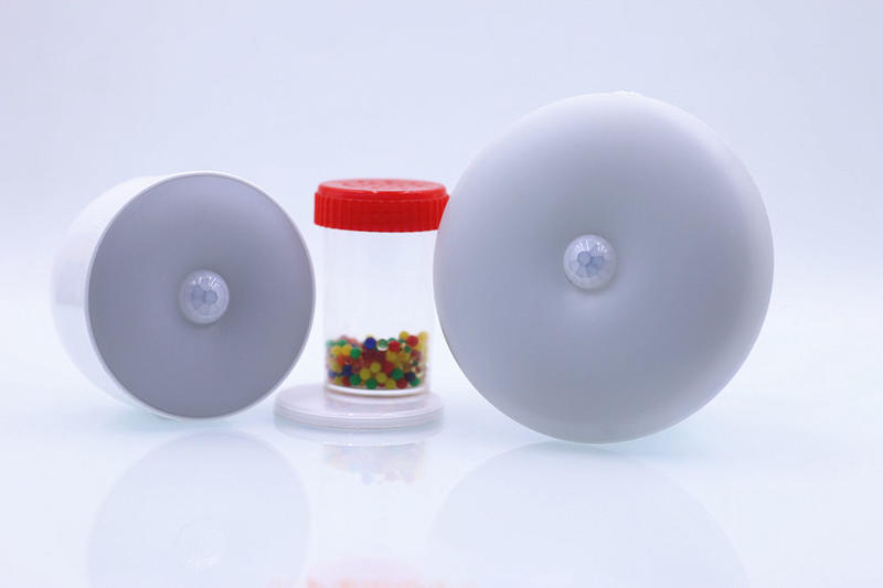 小夜灯充电就亮不充电就不亮,小夜灯充电正常就是不亮