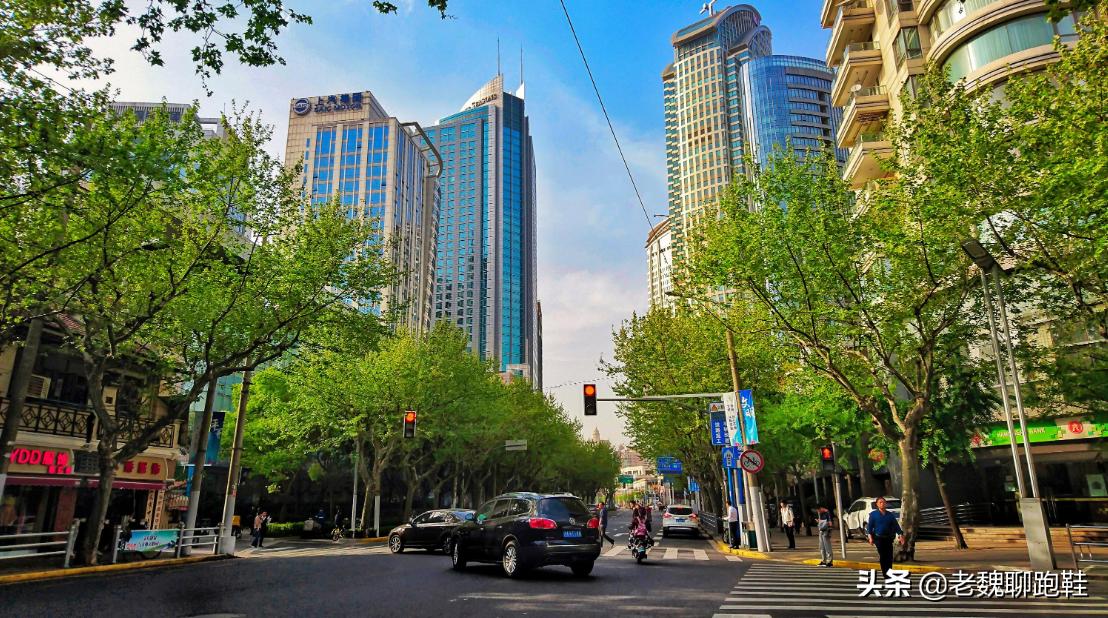 耐克踩屎感运动鞋男士,介绍几款踩屎感强的鞋