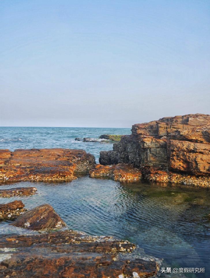 中国媲美马尔代夫海滩,海水很清澈的地方外国