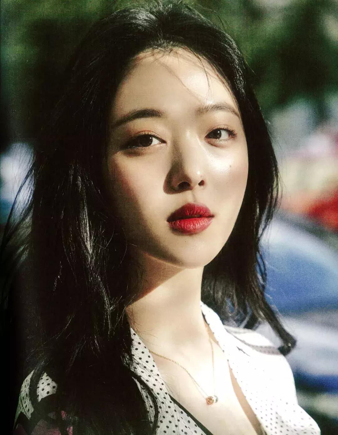 李圣经气质魅力的长腿女神,李圣经肤白貌美美得惊为天人