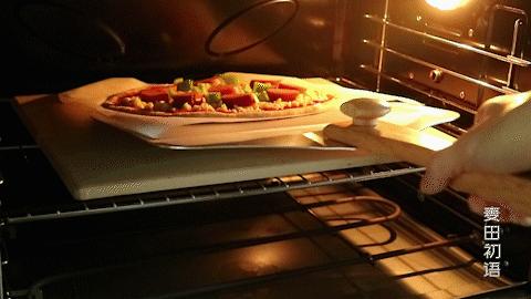 简单易学的披萨饼胚教程,意式超薄披萨饼胚家庭做法