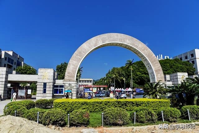 这所华侨大学很“低调”，不是211高校，但社会口碑十分好！