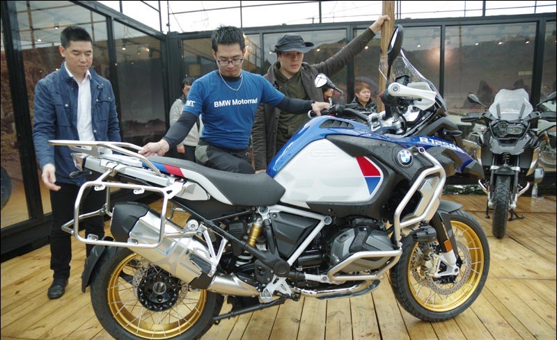 宝马r1250rt和水鸟怎么选,新款水鸟2024