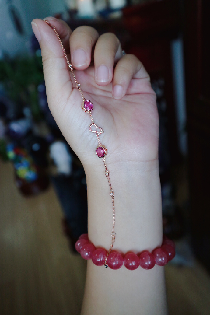 你会戴黄金首饰吗,什么类型的手链可以戴右手