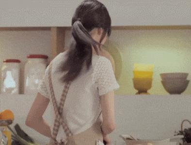 搞笑gif妹子的内心是崩溃的,搞笑gif妹子原来是个逗比