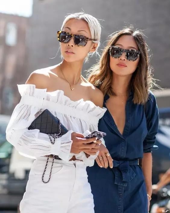 平胸女生怎么穿好看呀,为什么平胸才能穿衣服好看