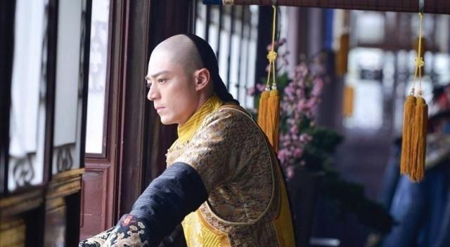 乾隆给儿子赏赐了一个人，儿子最初不高兴，后来发生了变化