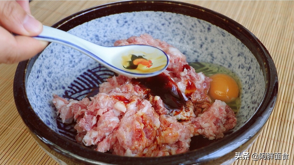 饺子馅怎么调才能鲜嫩多汁,饺子馅怎么调才能鲜嫩多汁呢