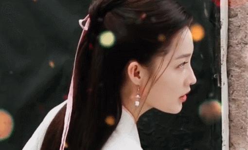 李沁在庆余年里面口红色号,李沁珊瑚色口红