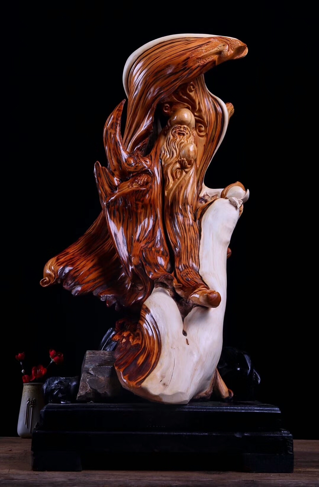 大木头雕刻过程图片欣赏,精雕木头纯手工