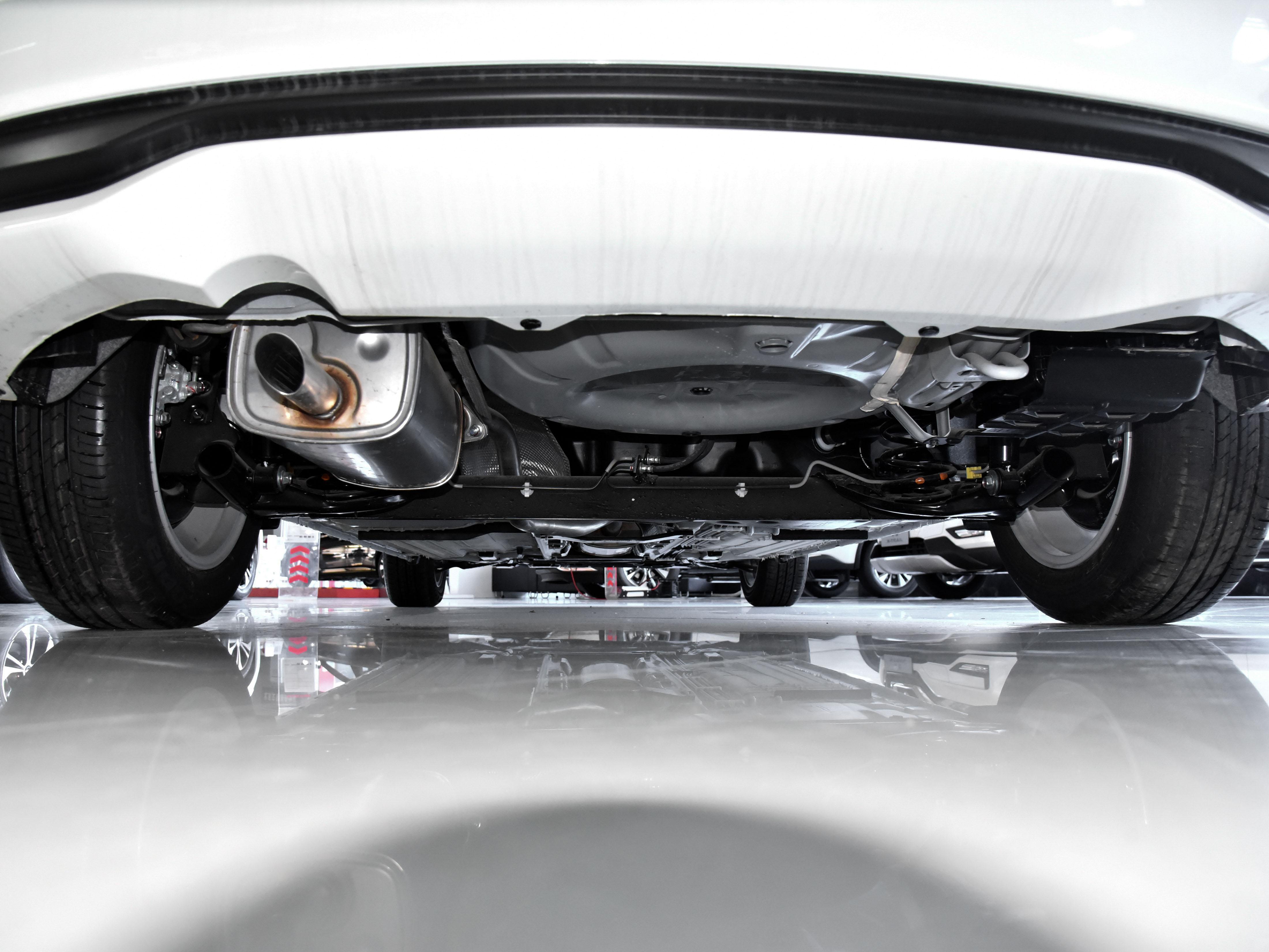 日产骐达大众高尔夫家用如何选择,骐达高尔夫空间对比