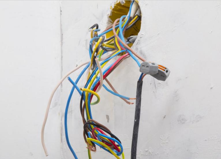 老电工装电箱细节,装修师傅用几平方的电线最好