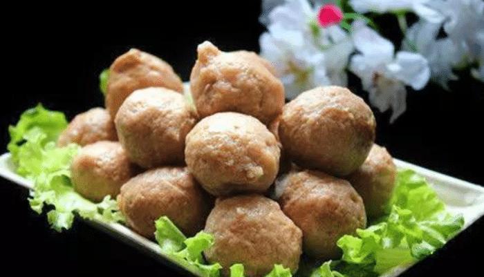 火锅中的“肉丸子”到底有多吃?看完后,吃货:不敢恭维