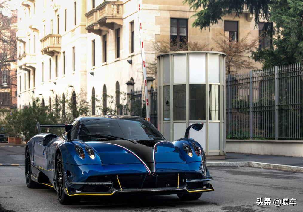 张康阳的帕加尼，全球20台，挂瑞士车牌，26岁就开上了