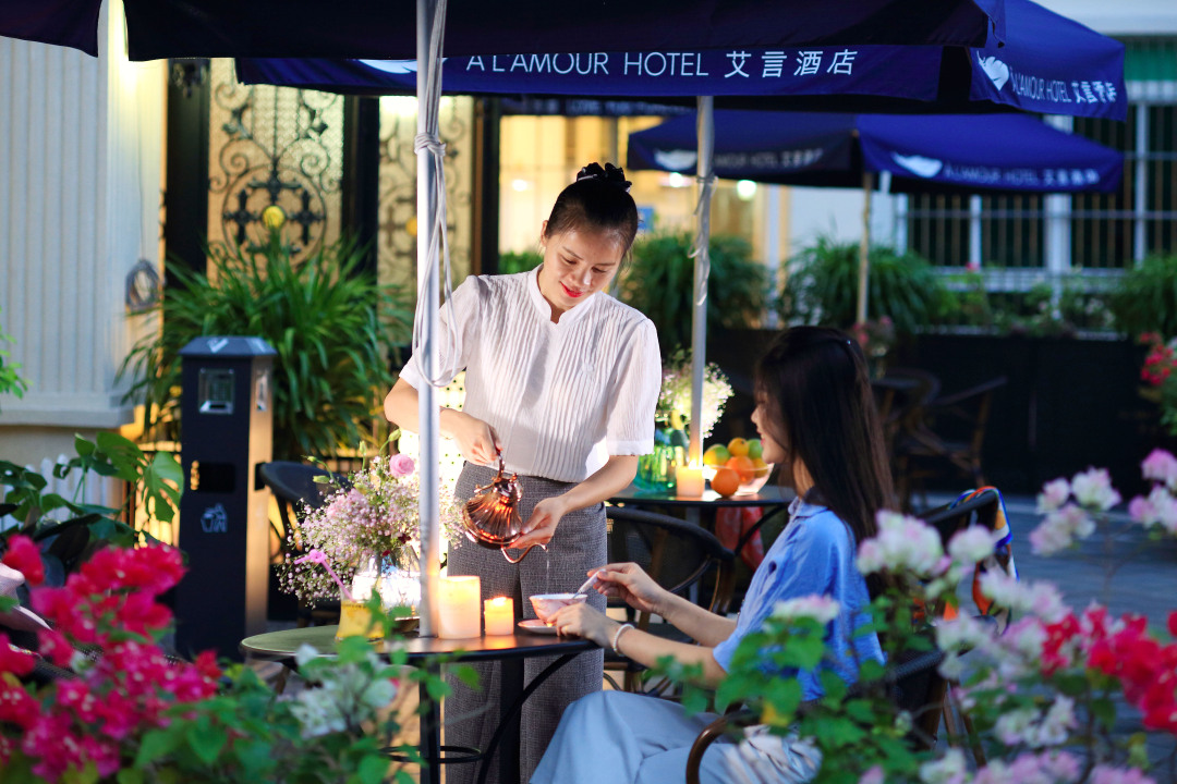 涓藉憟閰掑簵闆嗗洟娴峰崡,鎼虹▼鏃椾笅涓藉憟閰掑簵绠＄悊闆嗗洟