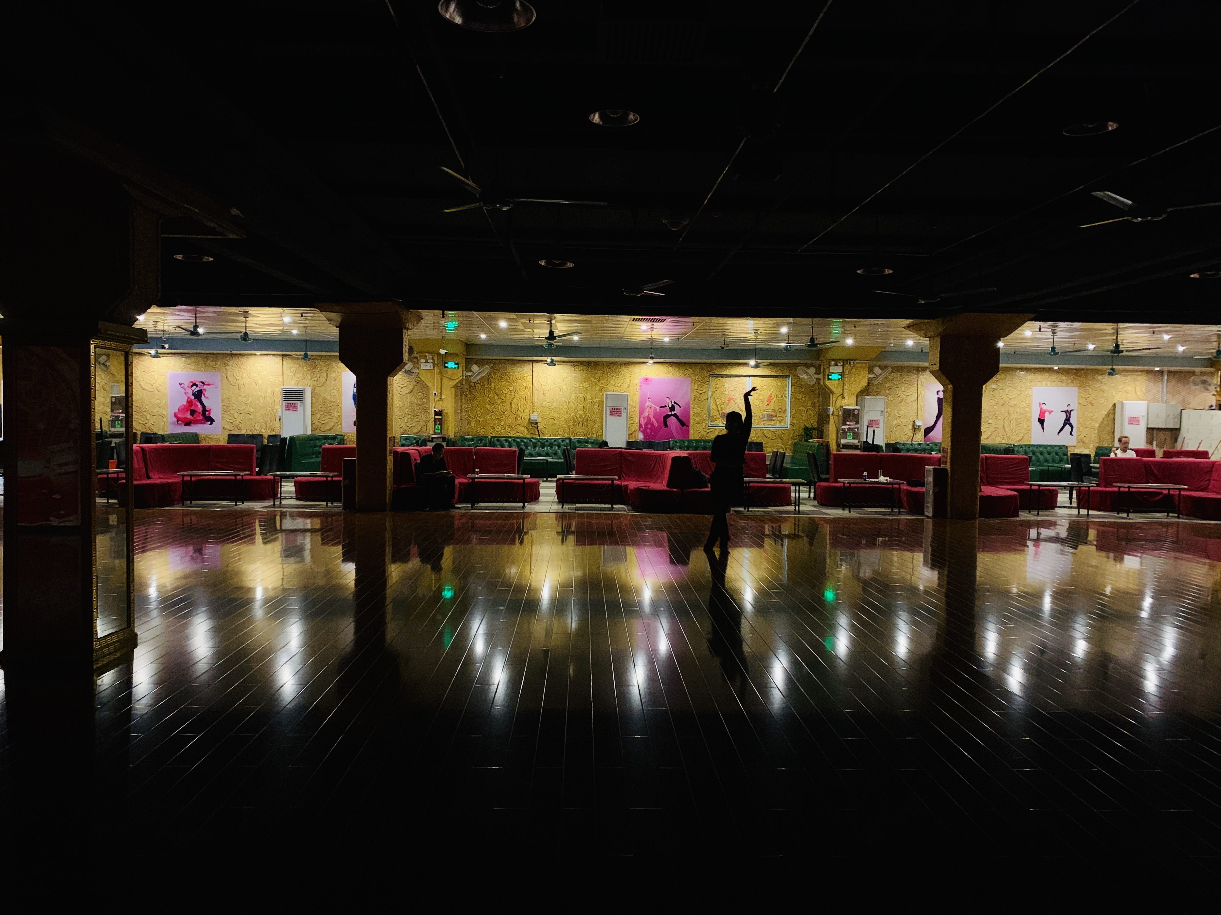 广州传奇舞厅的谢幕,广州传奇表演视频