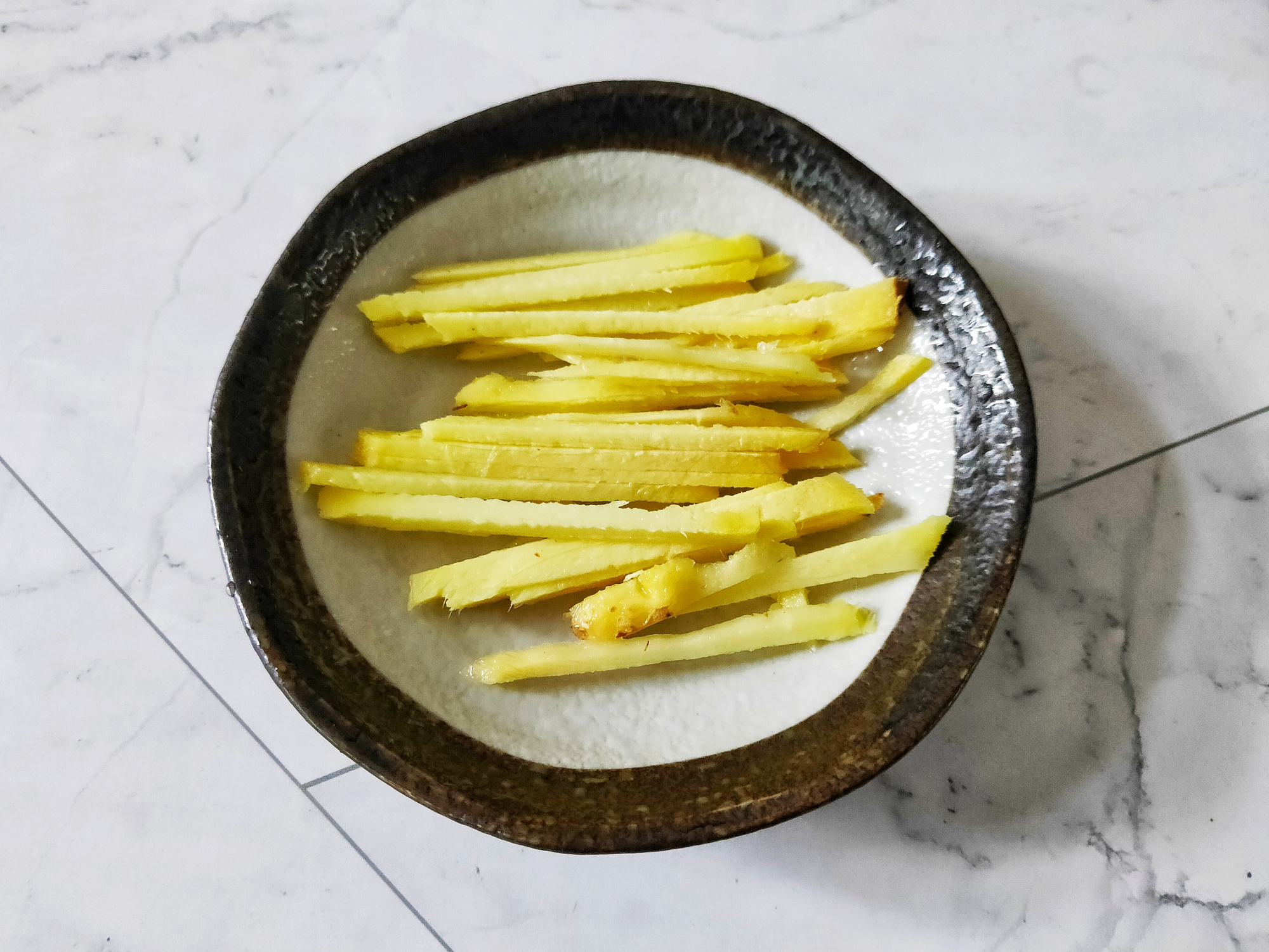 芹菜和它一起炒超级好吃,芹菜和什么炒在一起最好吃