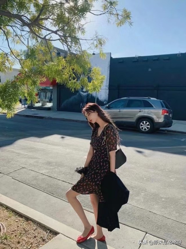 洋气小姐姐连衣裙,韩国东大门法式减龄碎花连衣裙