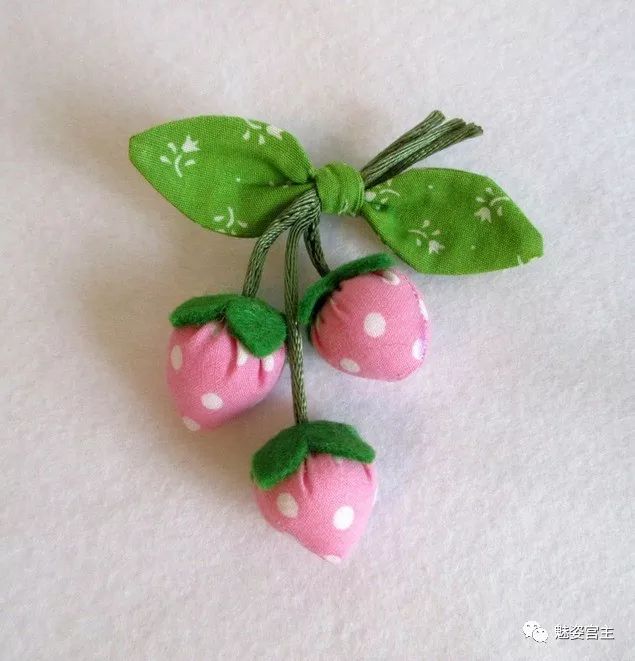 怎么制作花朵手工布料教程,怎么用剩下的布料做衣服上的小花